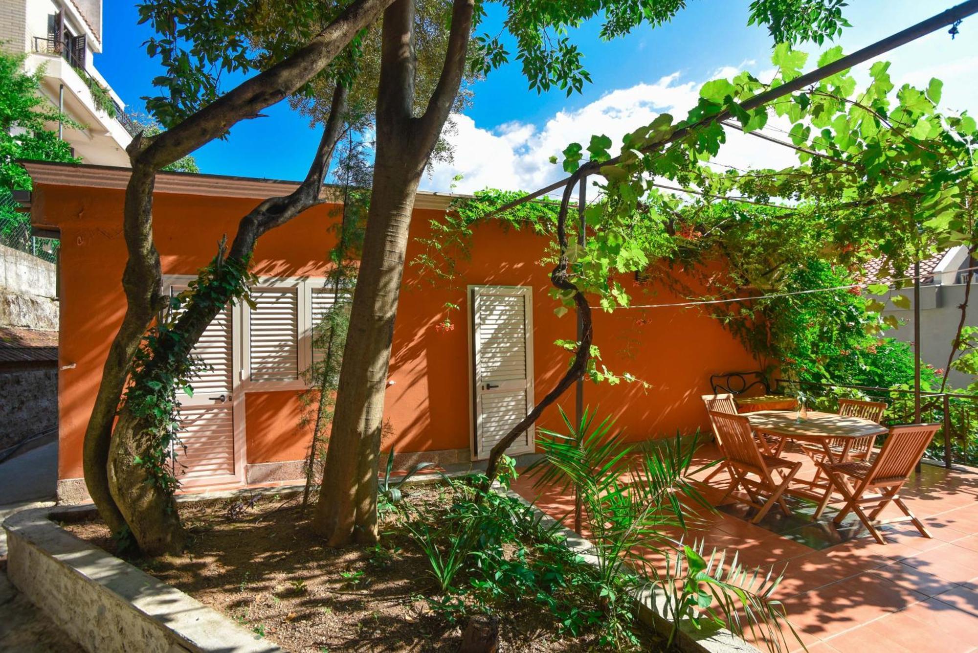 Guest House Amfora Budva Exterior photo